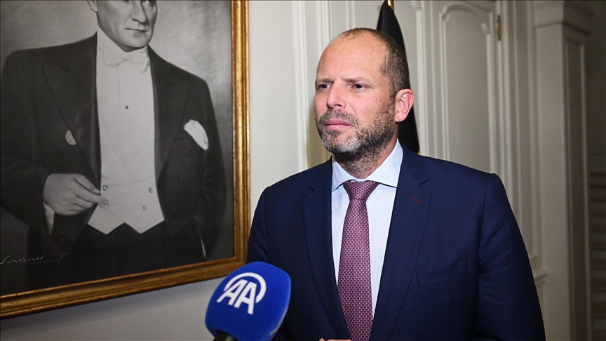 ministri-belg-i-mbrojtjes:-turqia-eshte-nje-vend-me-potencial-mbrojtes-ne-rritje-te-shpejte