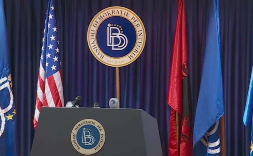 “kosova-nuk-eshte-“metohi’”/-bdi:-qeveria-po-deformon-historine-e-kosoves-ne-librat-shkollore