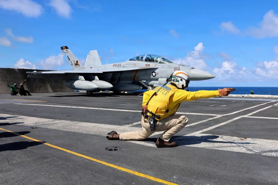 shba-fluturon-avione-luftarake-prane-venezueles-mes-rritjes-se-kritikave-per-sulmet-ndaj-anijeve