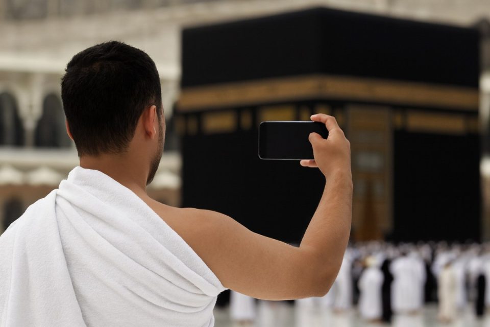 nuk-ka-ndalim-fotografimi-ne-dy-xhamite-e-shenjta-per-haxhin-2026