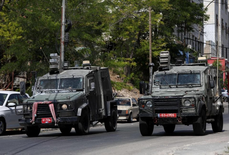 forcat-izraelite-arrestojne-nje-te-ri-pas-rrethimit-te-nje-shtepie-ne-nablus