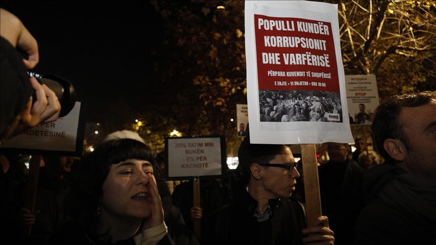shqiperi,-mbahet-proteste-kunder-“korrupsionit-dhe-varferise”