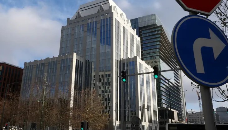 kapin-vleren-e-300-miliarde-eurove,-cfare-jane-asetet-e-ngrira-te-rusise,-kush-i-disponon-ato-dhe-per-cfare-do-te-perdoren?!