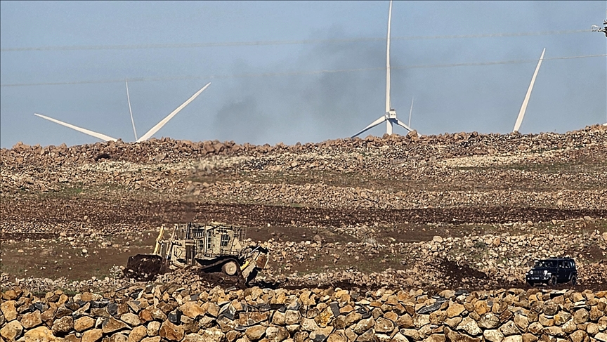 ushtria-izraelite-hap-zjarr-ndaj-civileve-ne-nje-fshat-ne-jug-te-sirise