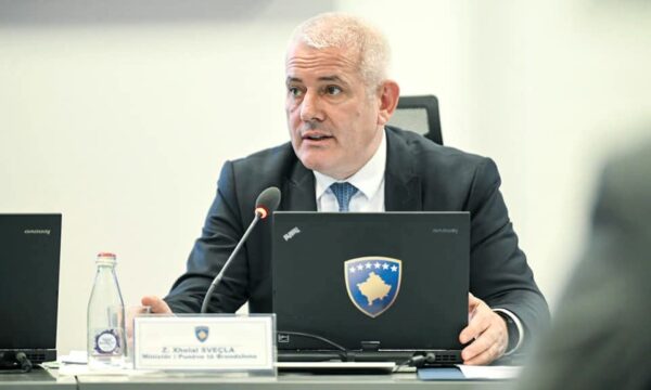 aksioni-i-policise-dhe-aki-se,-svecla:-jane-arrestuar-zyrtare-te-larte-ne-institucione,-te-dyshuar-per-keqperdorim-te-detyres-dhe-korrupsion