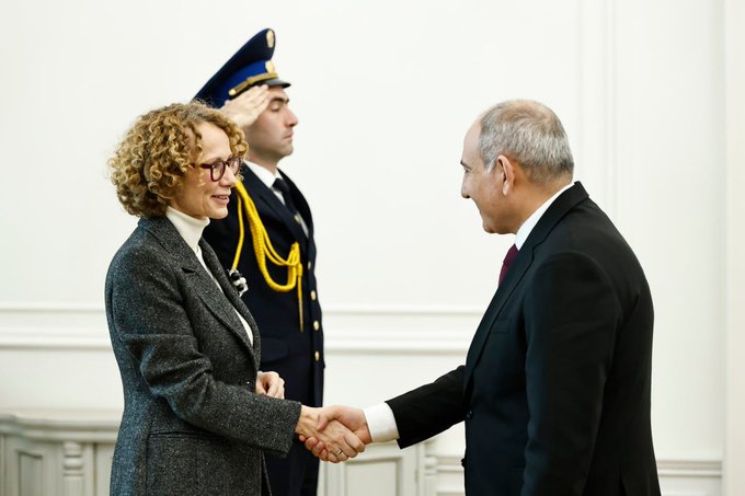 zv/shefja-e-nato-s,-shekerinska,-pritet-ne-takim-nga-kryeministri-armen