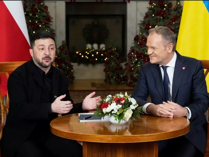 “ju-jeni-nje-hero”-takimi-zelensky-–-tusk:-frika-me-e-madhe-e-rusise-eshte-se-jemi-te-bashkuar