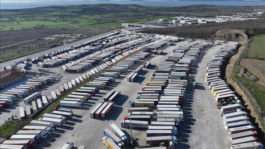 protestat-e-fermereve-greke-nderpresin-trafikun-e-kamioneve-ne-kufirin-turqi-greqi