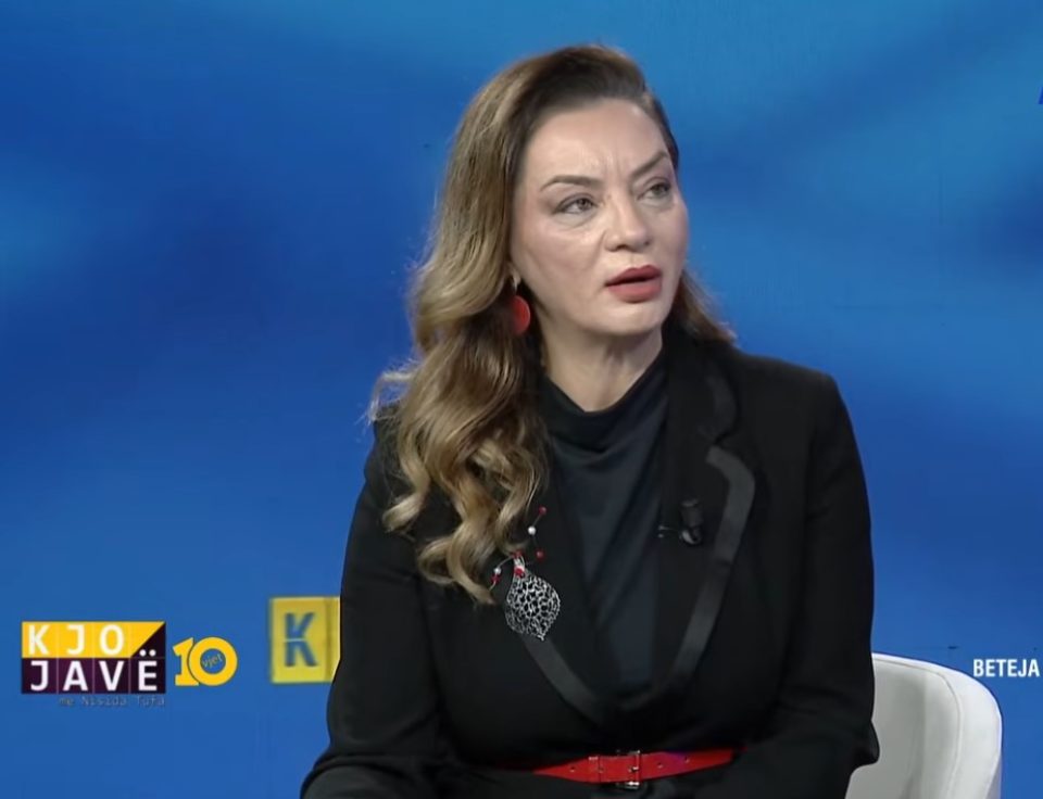 “belinda-balluku-ka-rene”-albana-vokshi:-akshi-dhe-dosja-e-zv.kryeministres,-“patatet-e-nxehta”!-deputeteve-te-opozites-nuk-iu-vu-ne-dispozicion-usb-ja-e-famshme