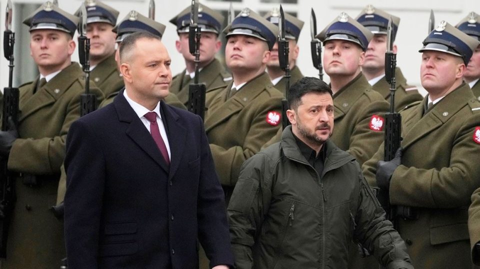 presidenti-polak-akuzon-ukrainasit-per-mosmirenjohje:-ndihma-jone-nuk-po-vleresohet!-zelensky:-putin-kerkon-te-na-percaje,-dy-vendet-tona-mike!