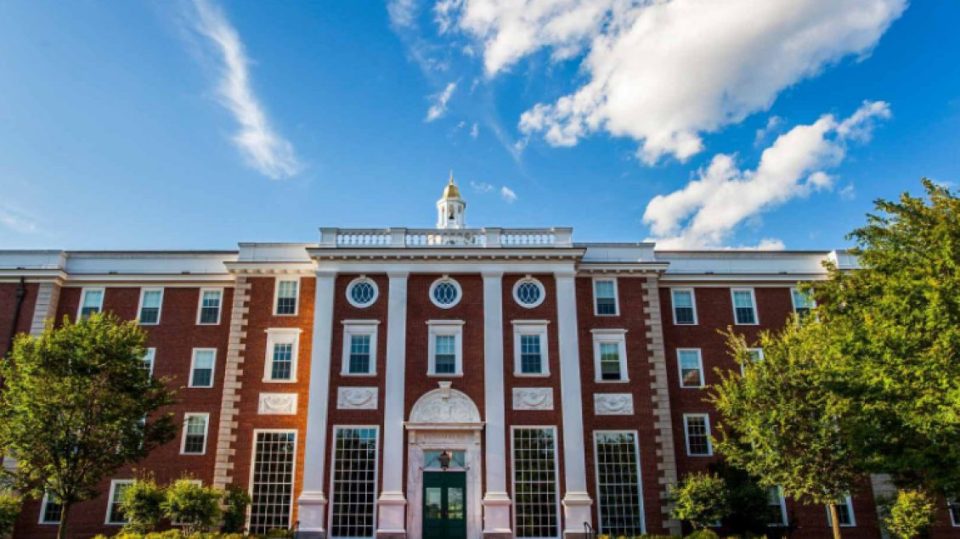 administrata-trump-ankimoi-vendimin-gjyqesor-per-rifinancimin-e-universitetit-harvard