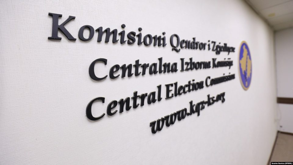 kosove,-zgjedhjet-e-28-dhjetorit,-kqz:-sot-mbyllet-afati-i-aplikimit-per-akreditim-i-vezhguesve-dhe-mediave