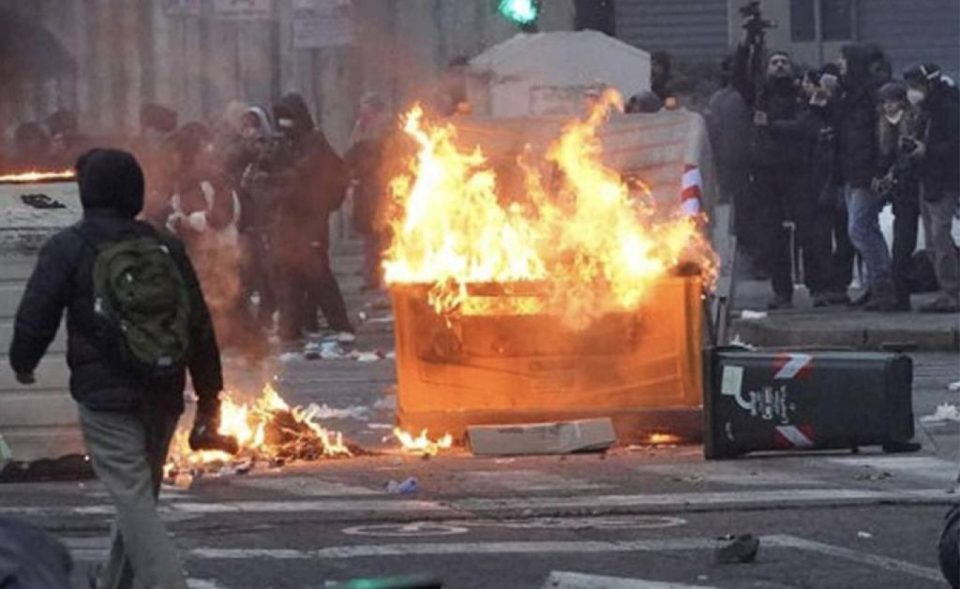 demonstrate-e-se-majtes-ekstreme-italiane-ne-torino,-incidente-dhe-perplasje-me-policine