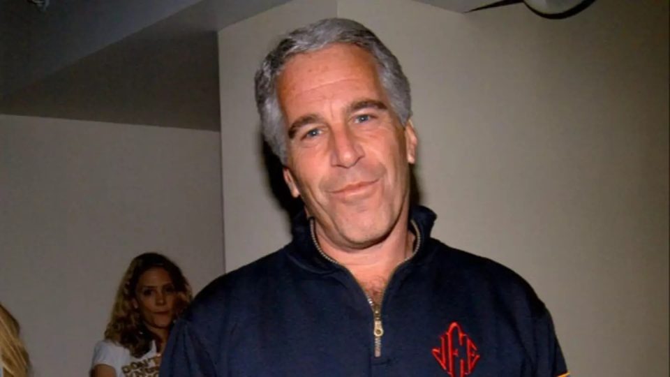 ministria-e-drejtesise-ne-shba-publikon-mbi-11-mije-dokumente-te-reja-te-dosjes-se-jeffry-epstein,-mes-tyre-edhe-pasaporta-e-vjeter-e-tij