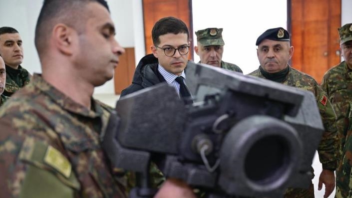 shqiperia-pajiset-me-sistemin-raketor-kundertank-“javelin”