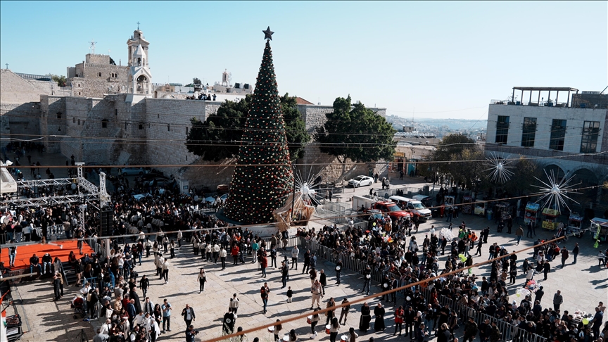 betlehemi-ringjall-festimet-e-krishtlindjeve-per-here-te-pare-qe-nga-fillimi-i-luftes-ne-gaza