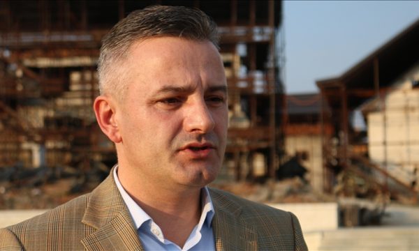 jashari:-e-turpshme-qe-disa-politikane-i-krahasojne-veprimet-e-qeverise-ne-veri-me-ato-te-millosheviqit