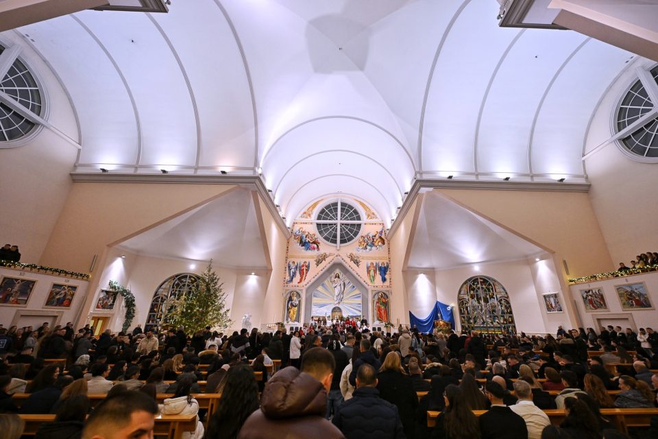 kosove,-albin-kurti-uron-besimtaret-e-krishtere:-krishtlindja-eshte-feste-e-shpreses-dhe-dashurise