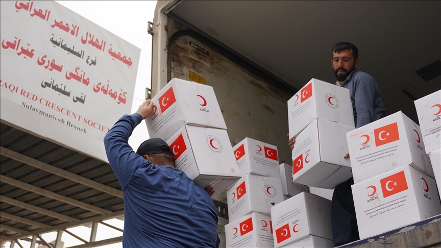 gjysmehena-e-kuqe-turke-shperndan-ndihma-per-te-prekurit-nga-permbytjet-ne-irak