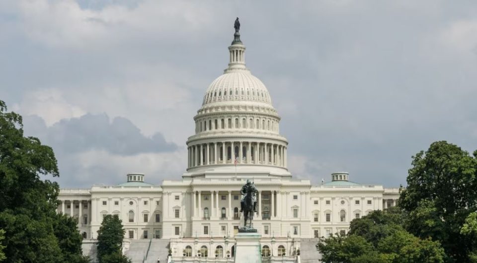 “korrupsioni-ne-nivelet-e-larta-politike-pengesa-kryesore”-kongresi-i-shba:-rritje-e-investimeve-amerikane,-ulja-e-varesise-nga-energjia-ruse-dhe-krijimi-i-lidereve-te-rinj