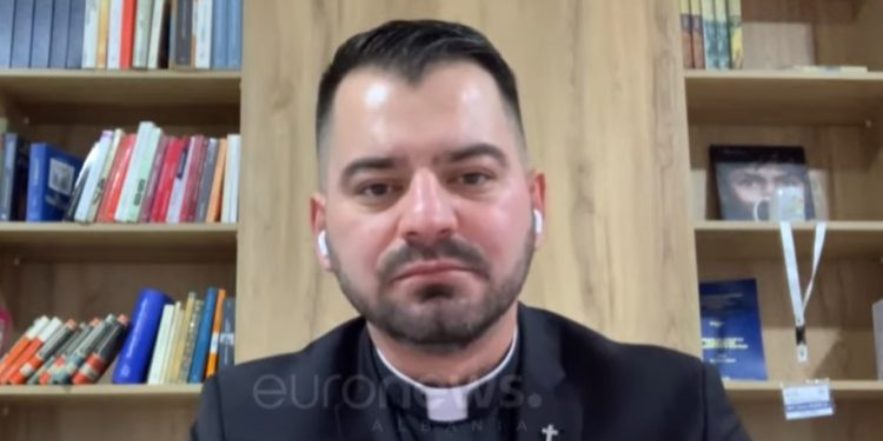 krishtlindje-nen-komunizem,-kleriku-katolik:-me-gatime-nga-muslimanet!
