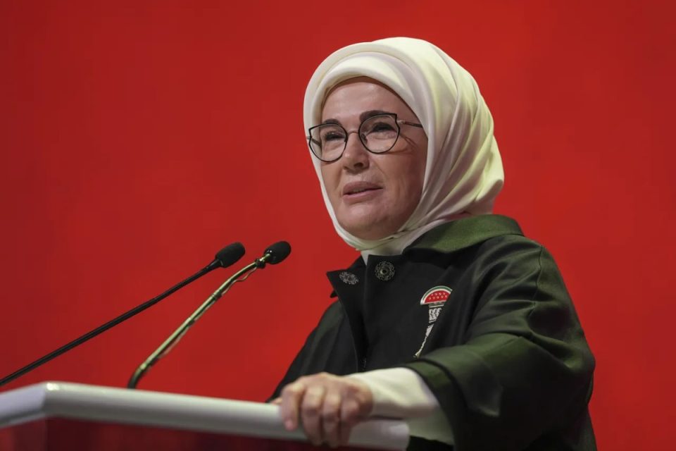 emine-erdogan:-besojme-se-gaza-do-te-ringrihet-nga-hiri