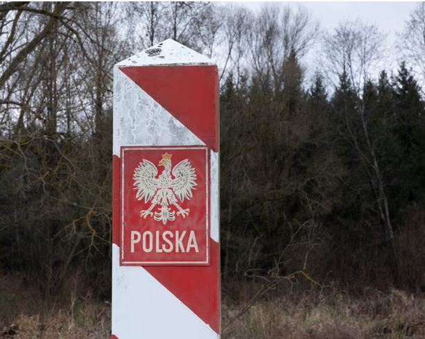 polonia-frike-nga-rusia,-synon-te-ndertoje-nje-“mur”-mbrojtes-kunder-droneve-me-vlere-2-miliarde-euro 