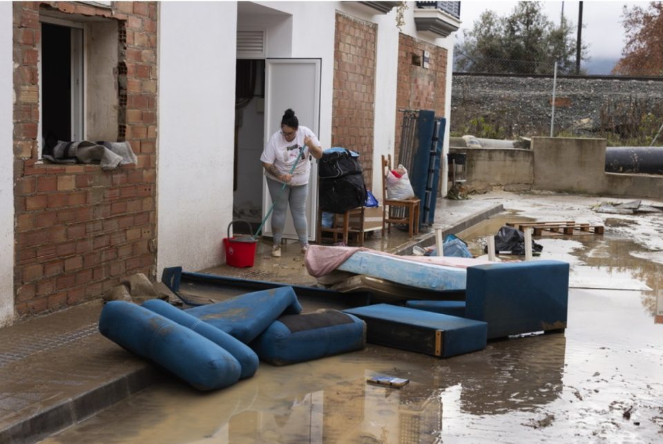 alarm-ne-spanje,-reshje-te-dendura-shiu-shkaktojne-permbytje-ne-malaga-dhe-murcia