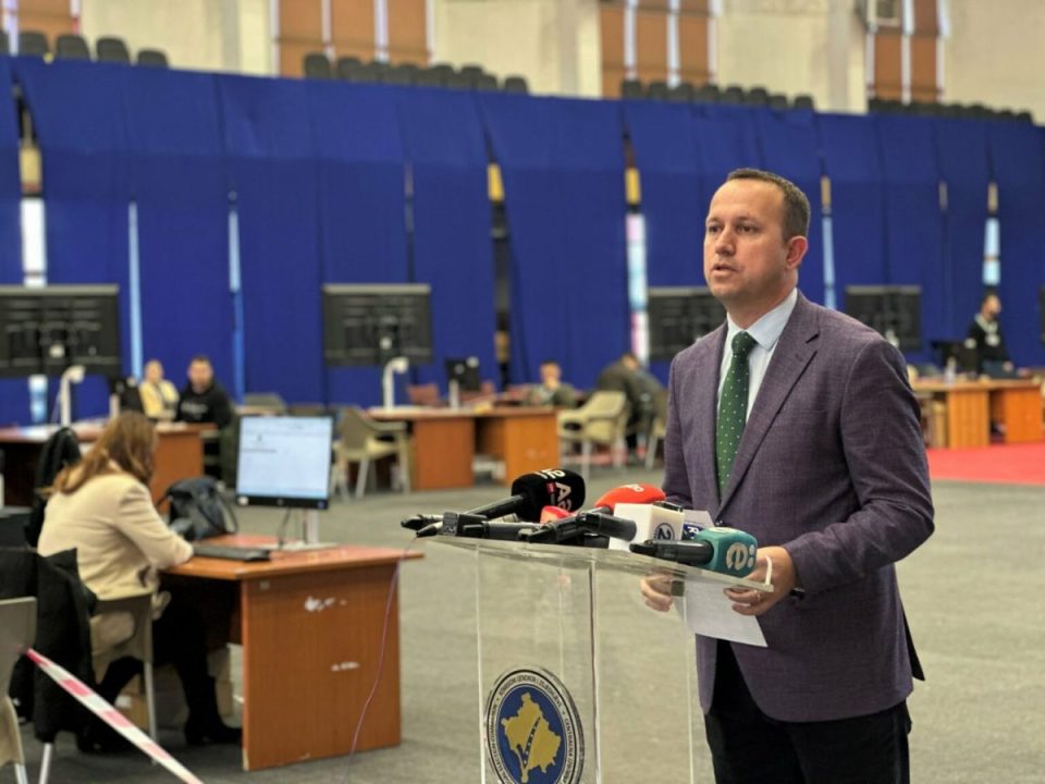 elezi:-6-komuna-me-70-vendvotime-kane-perfunduar-numerimin-e-votave-te-kandidateve