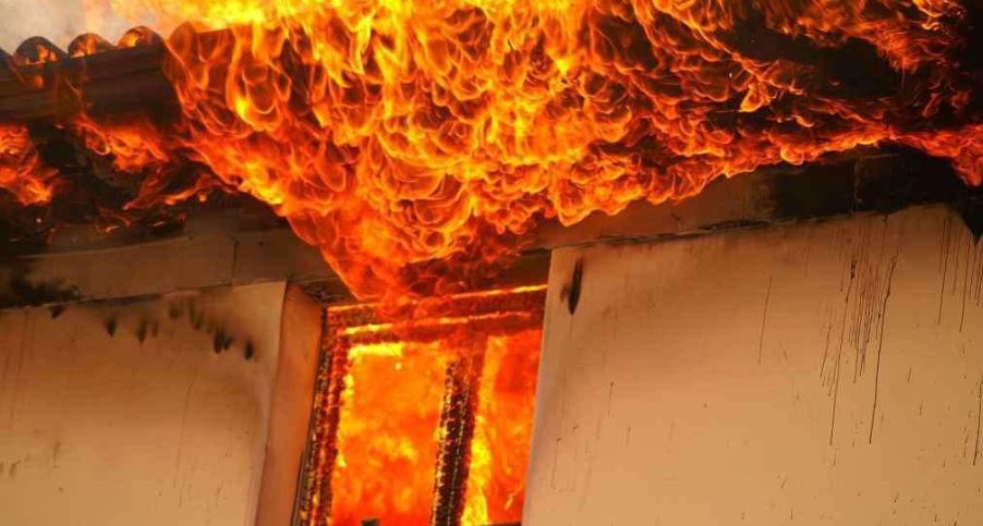 femija-rreth-1-vjec-vdes-pas-zjarrit-ne-prizren-–-tre-te-tjere-u-shpetuan