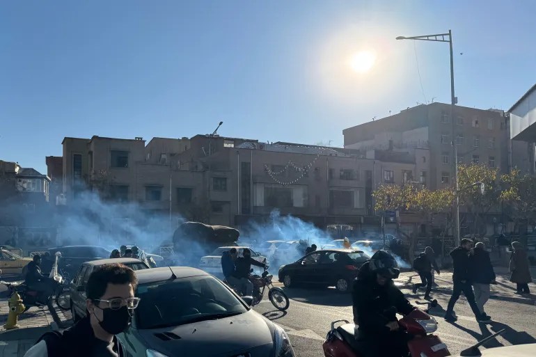 disa-te-vrare-teksa-protestat-per-koston-e-jeteses-perhapen-ne-iran
