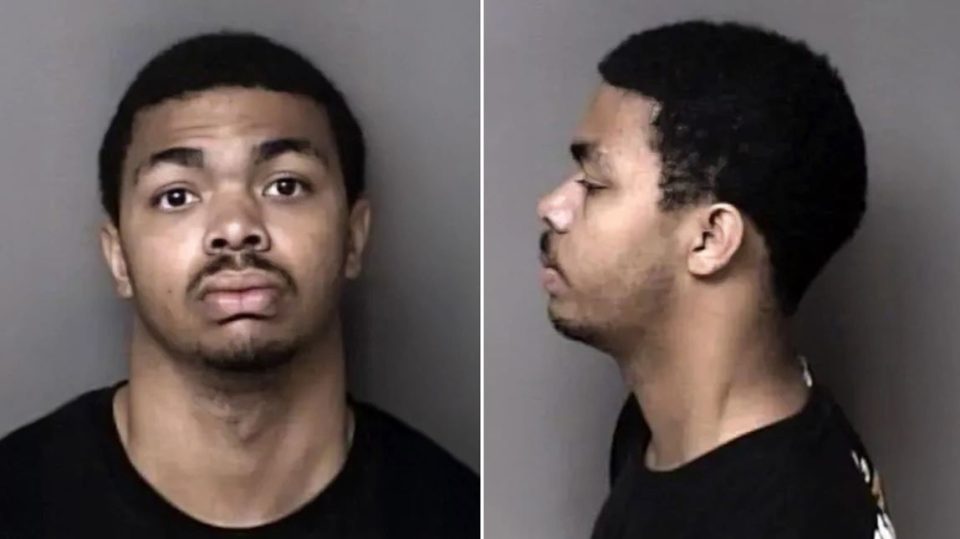 foto/-“sulmi-i-vitit-te-ri-2026”-fbi-ndalon-aktin-terrorist-naten-e-nderrimit-te-viteve-ne-shba,-arrestohet-18-vjecari-i-lidhur-me-isis!-shenimi-qe-i-gjeten,-kishte-shenjestruar…