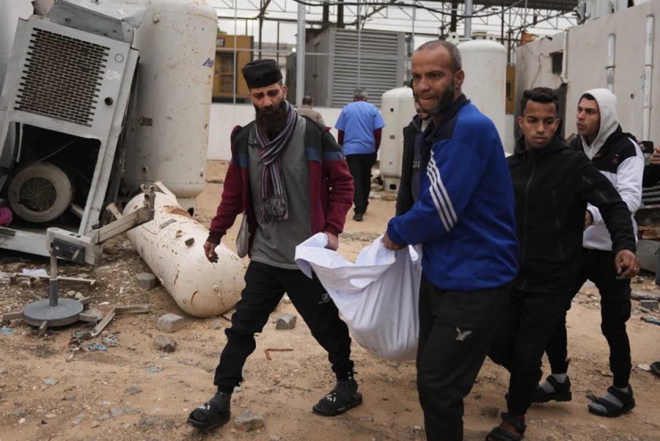 izraeli-vret-dy-palestineze-dhe-plagos-18-te-tjere-ne-gaza,-pavaresisht-armepushimit