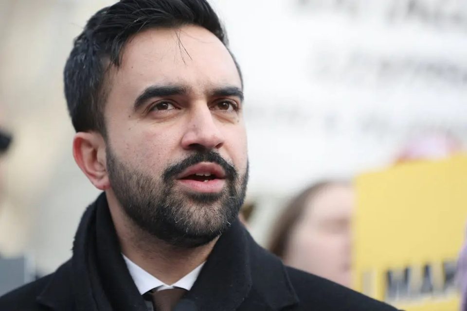 kryebashkiaku-i-nju-jorkut,-zohran-mamdani,-kunder-sulmeve-ne-venezuele-dhe-rrembimit-te-maduros