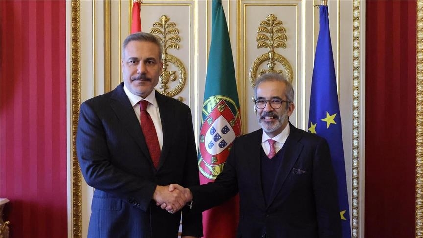 kryediplomati-turk-takohet-me-homologun-portugez-ne-lisbone