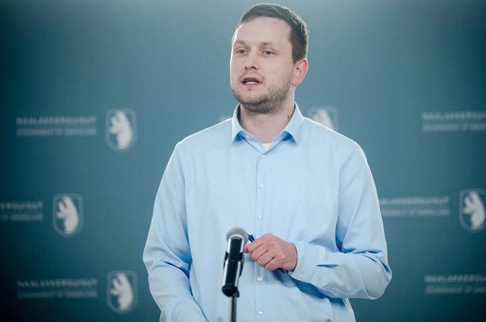 “vendi-yne-nuk-mund-te-krahasohet-me-venezuelen”-kryeministri-i-groenlandes:-ne-jemi-vend-demokratik,-nuk-duhet-te-na-zere-paniku!