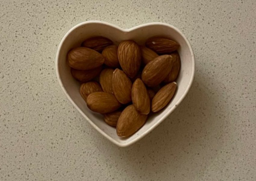 9-ushqimet-dhe-pijet-me-te-mira-per-t’u-konsumuar-para-gjumit