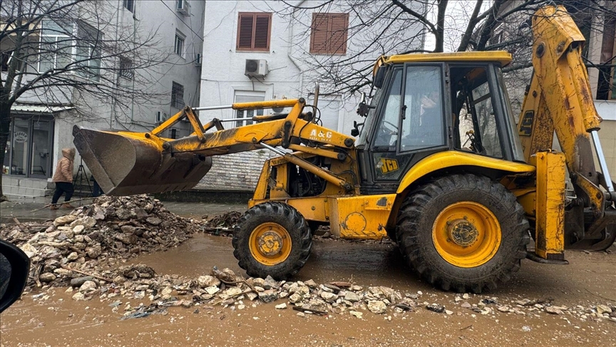 ne-shqiperi-vazhdon-moti-i-keq,-permbytje-ne-disa-qytete