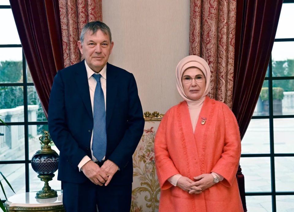 zonja-e-pare-e-turqise-zhvillon-bisedime-me-kreun-e-unrwa-s