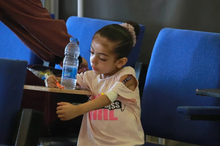 “ne-vetem-rrime-dhe-qajme”:-pacientet-me-kancer-ne-gaza-po-vdesin-duke-pritur-trajtim