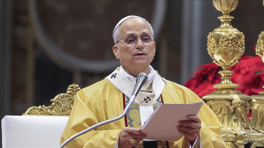 papa-paralajmeron:-lufta-eshte-rikthyer-ne-mode,-paqja-po-kerkohet-“permes-armeve”