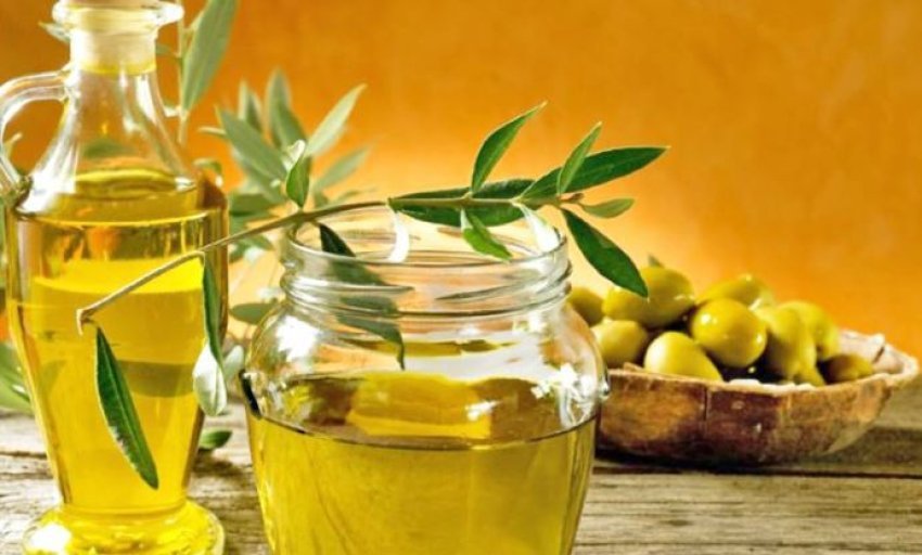 cfare-ndodh-me-trupin-tuaj-kur-konsumoni-vaj-ulliri-cdo-dite