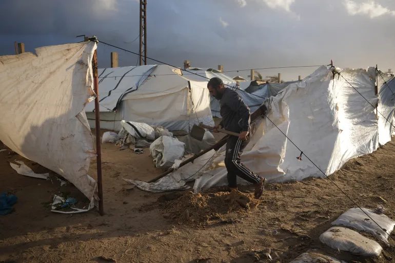 moti,-belaja-tjeter-ne-gaza
