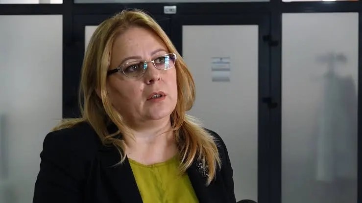 hykmete-bajrami-jep-doreheqje-nga-pozita-e-nenkryetares-se-ldk-se,-kerkon-largimin-edhe-te-abdixhikut