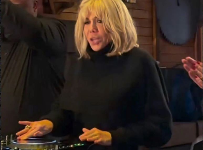 video/-pamjet-e-pazakonta-te-zonjes-se-pare-te-frances,-qe-po-behen-virale-ne-rrjet!-brigitte-macron-performon-si-dj-per…