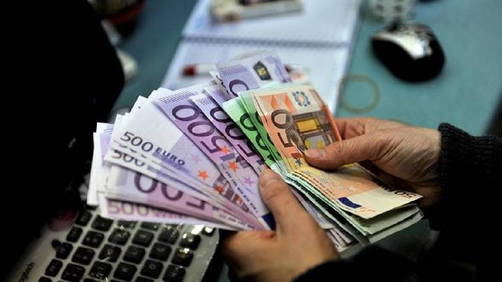 hyn-ne-fuqi:-paga-minimale-ne-kosove-425-euro-ne-janar-dhe-500-euro-ne-korrik