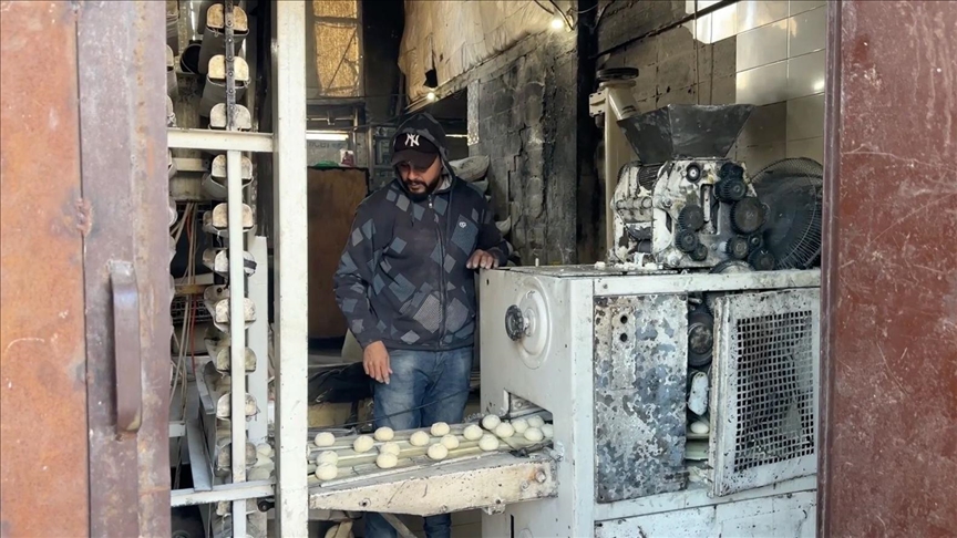 furra-e-bukes-ne-gaza-e-demtuar-nga-gjenocidi-izraelit-rihapet-me-burime-te-kufizuara