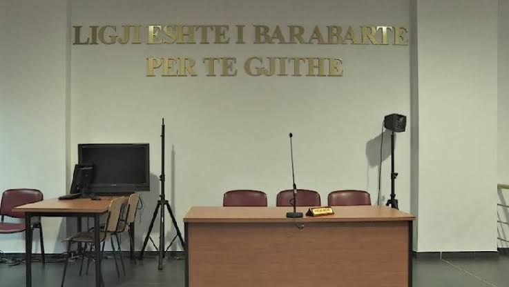 ne-shqiperi-vrasesit-dhe-te-korruptuarit-i-shpeton-kronometri,-jo-pafajesia