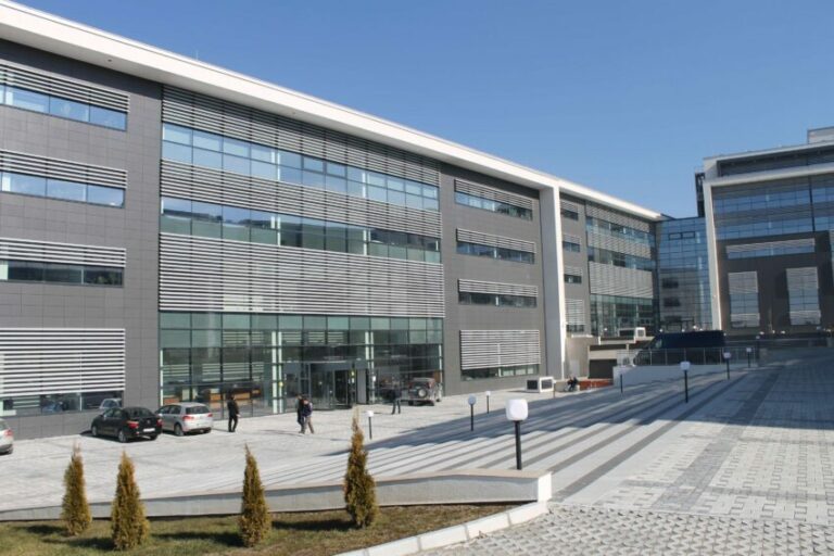 deshton-seanca-ndaj-kostiqit-i-akuzuar-per-krime-te-dhunes-seksuale-gjate-luftes-ne-kosove