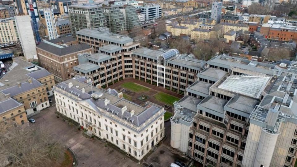 mes-shqetesimeve-per-sigurine,-qeveria-britanike-miraton-ndertimin-e-ambasades-me-te-madhe-kineze-ne-evrope!-cfare-rrezikon-ngritja-e-saj-ne-royal-mint-court?